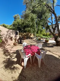 T2 with large private pool and garden - Image 4