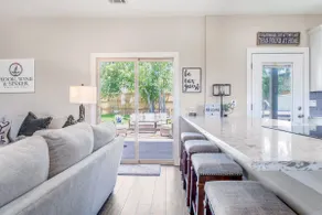 Darling 3 bed 2 bath Kingsland home close to LBJ! - Image 5