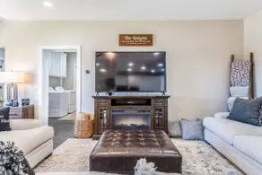 Darling 3 bed 2 bath Kingsland home close to LBJ! - Image 3