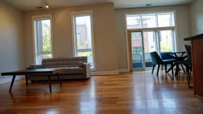 Modern 2 bedroom Townhouse, Great for CWS.  Ideal Location - Image 5