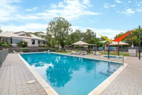 Cozy Coastal Retreat in Busselton - Image 3