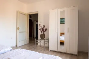Premium house is for rent with garden - 4 rooms - Image 5