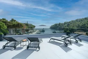Villa Gray - Image 2