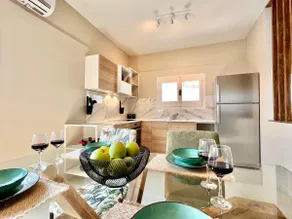 Elysian Superior Suite W/ Private Jacuzzi - Image 4