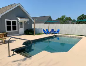 Tranquil Cottage Oasis with Pool - Image 2