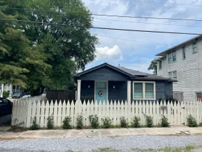 Artist Tanner 2-Bed Cottage off the Streetcar Line - Image 2