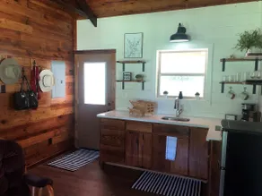 Cozy Aggie Game-Day Country Cabin w/ full porch and outdoor amenities - Image 3
