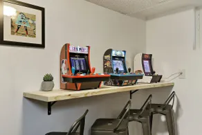 Historic & Spacious Bungalow w/Game Room & Hot Tub - Image 4