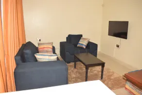 Stylish 2BR with Wi-Fi and secure parking - Image 3