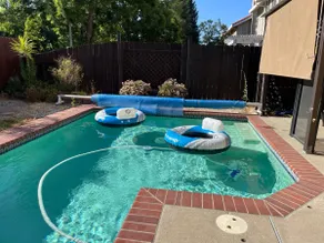 Cheerful 3-bedroom Residential Home with Pool - Image 4
