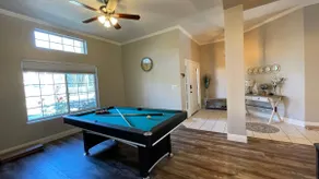 Cheerful 3-bedroom Residential Home with Pool - Image 3