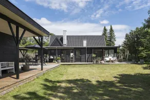 Cozy vacation home very close to the beach - Image 3