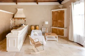 Pool House with Private Jacuzzi & Pool - Image 4