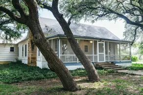 Leaning Oaks Ranch - A Perfect Texas Hill County Ranch Getaway! - Image 2