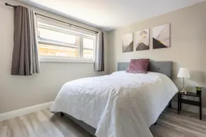 ENTIRE 2 BEDROOM APARTMENT DOWNTOWN - u5 - Image 3
