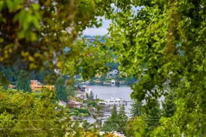 DT Bellevue Hidden Gem With a View & AC - Image 5