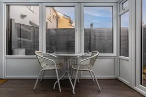 Harbour Cottage Your Romantic Getaway in Cowes - Image 4