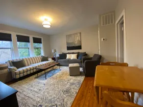 Spectacular Location Two Bedroom State Circle Apartment - Image 5