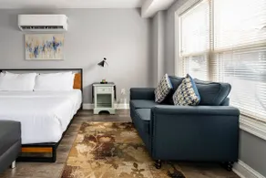 Cozy King Bed Studio - Near Stadiums - Image 3