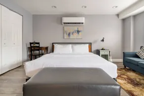 Cozy King Bed Studio - Near Stadiums - Image 2