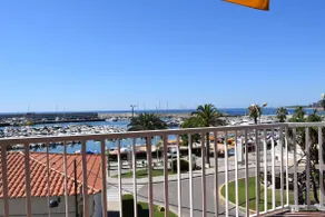 FACING THE SEA, with a large terrace and close to downtown - Image 2