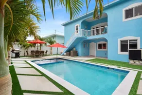Luxury Heated Pool/Jacuzzi, Games & Nice Backyard. - Image 5
