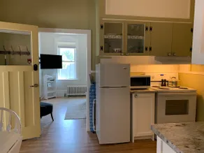 Cute & Quaint 1 bedroom in Elmvale with Parking - Image 4