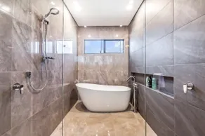 Poolside Gunya Luxury Living in Fannie Bay - Image 4