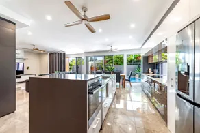 Poolside Gunya Luxury Living in Fannie Bay - Image 2