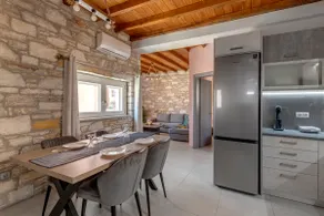 TAKIS GUESTHOUSE-Orneda-HERMOUPOLIS - Image 5