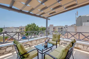 TAKIS GUESTHOUSE-Orneda-HERMOUPOLIS - Image 3