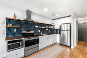 The Luma House - Modern Lakeview Condo w/ Slip - Image 4