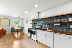 The Luma House - Modern Lakeview Condo w/ Slip - Image 3