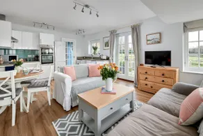 Stunning Cabin with incredible views near Goodwood - Image 2