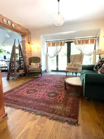 Cozy Georgian Coach House at The Brook - Image 5