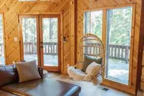Beautiful, Private, Family Friendly Chalet - Image 4