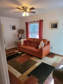 Cozy Greenville Home. Central Location - Image 2