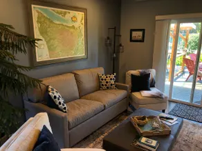 Adorable quiet guest house close to bike trail. - Image 3