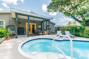 Home w/heated pool 10 mins to Clearwater Beach! - Image 2