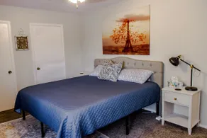 Chateau - King Beds/HugeTVs - Near A&M/Restaurants - Image 4