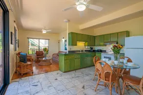Aloha Type with Free Parking & Wifi - Image 5
