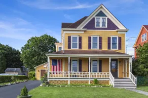 The Grandview | 5BR Victorian - Close To All - Image 2