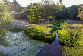 Amazing escape! Private pond+yard games+EV charger - Image 5