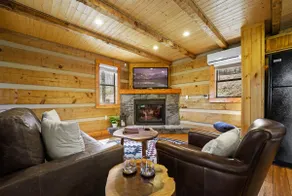 ❤️ Southern Nights Cabin, Hot Tub! Romantic - Image 4
