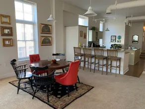 Spacious/stylish, 2br loft - Image 3