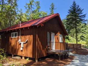 Cozy Cabin on Camano Island - Image 2