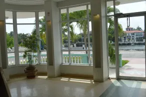 Awesome mid beach-#hiddenmiamibeach - Image 5