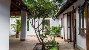 3 BHK Hidden Vintage Gem w Pvt POOL + BEACH 2 min - Image 4