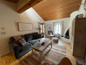 Quaint Adobe Close to Plaza-Hot Tub-Pets Welcome - Image 3
