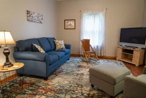The Buss Stop | Cozy Country Cottage - Image 3